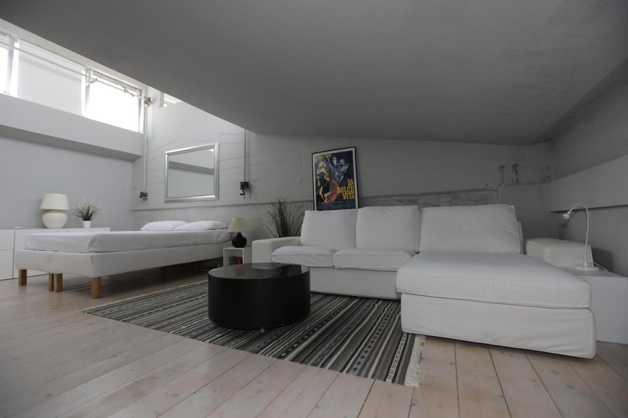 Loft Navigli With Private Garden Bed & Breakfast Milan Exterior photo